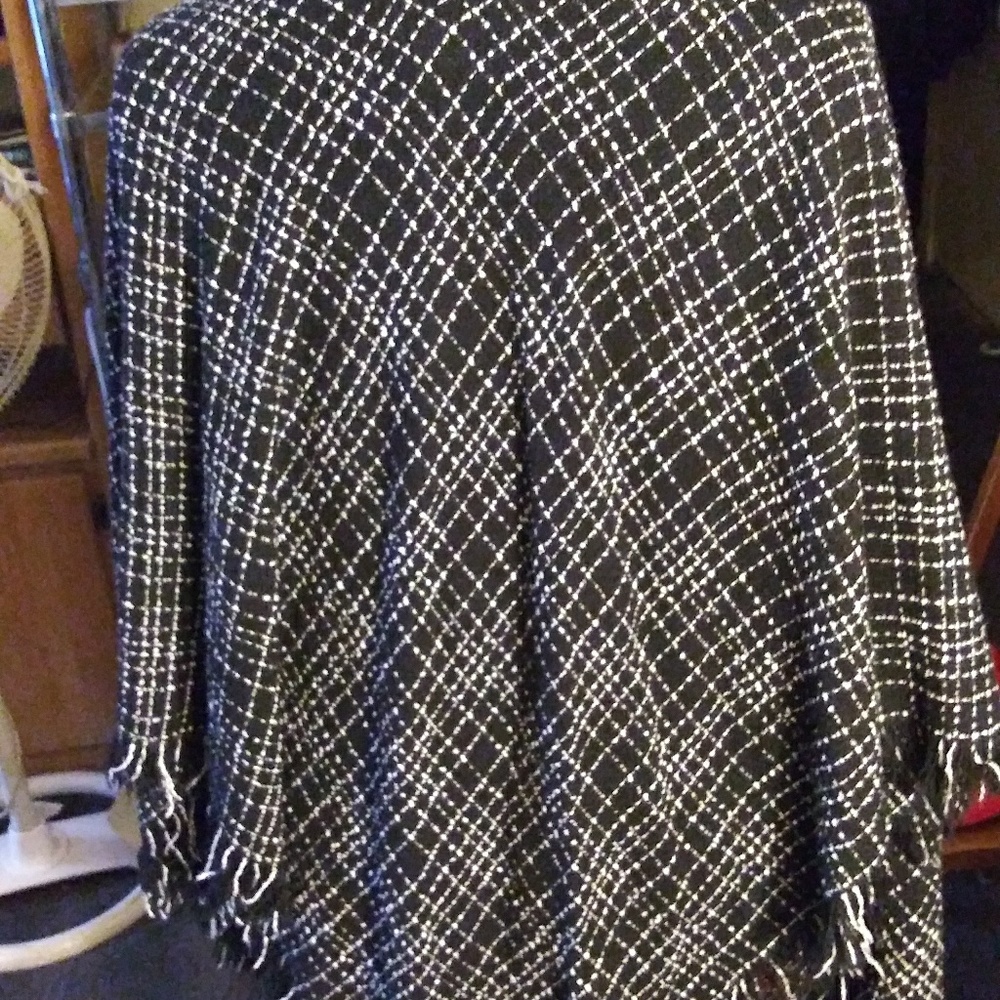 poncho - Picture 2 of 3
